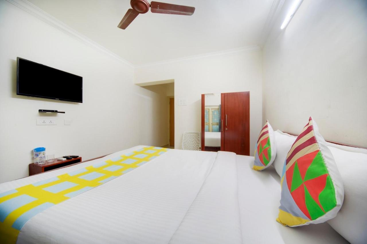Hotel Yadvik Čennai Exteriér fotografie